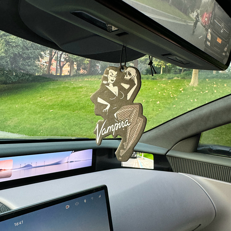 Horror en vreemde geuren (Vamp - Car Accessories Juicy Couture recensie en prijs